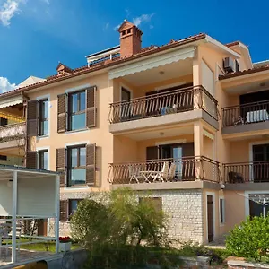 Artapart D Apartment